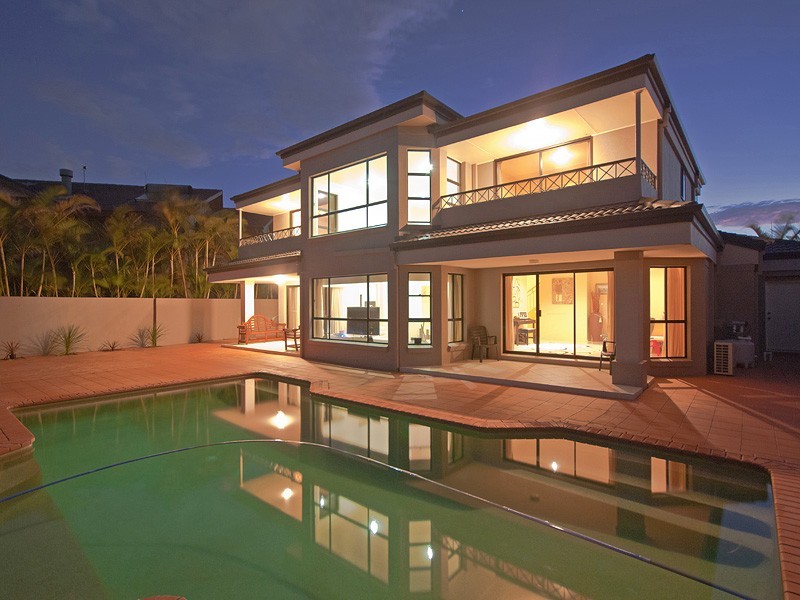 16 Bollard Circuit, Clear Island Waters QLD 4226