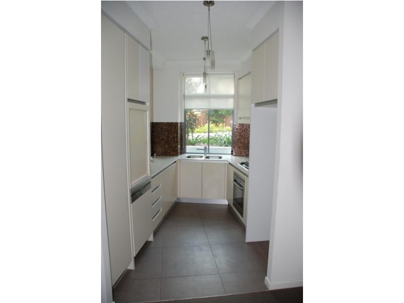 5A/28 BAYVIEW STREET, Runaway Bay QLD 4216