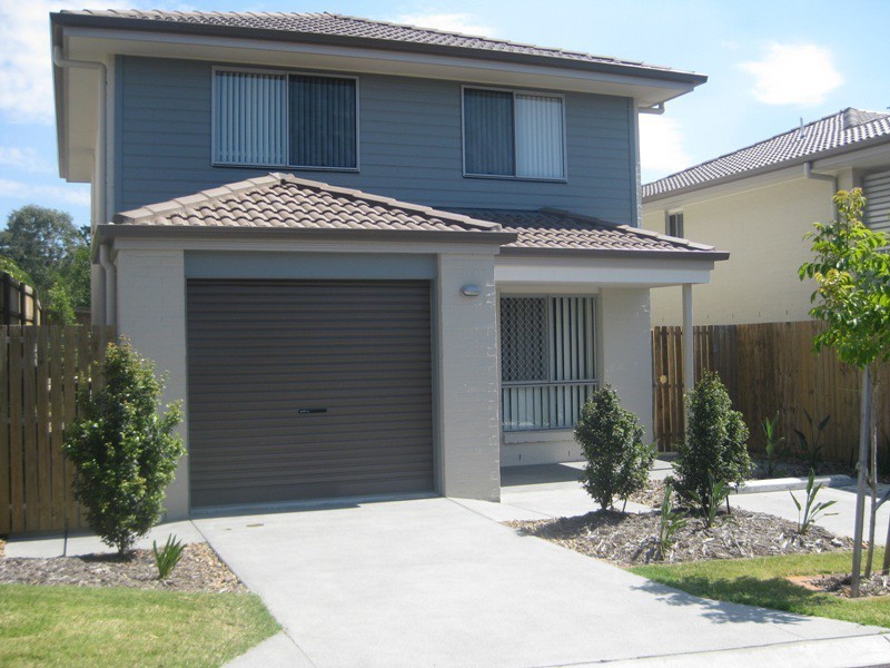 */30 Carmarthen Circuit, Pacific Pines QLD 4211