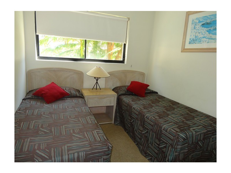 A11/1 Great Hall Dve, Nobby Beach QLD 4218