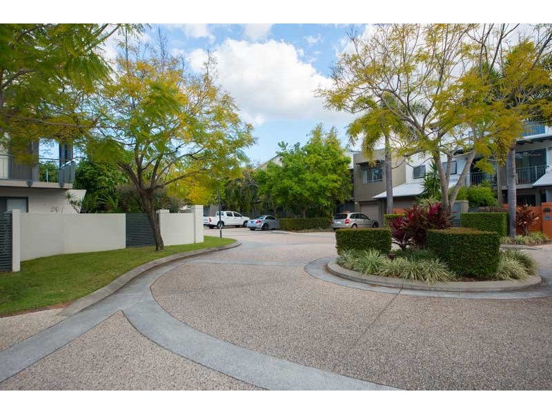 2/39-47 Oxlade Drive, New Farm QLD 4005