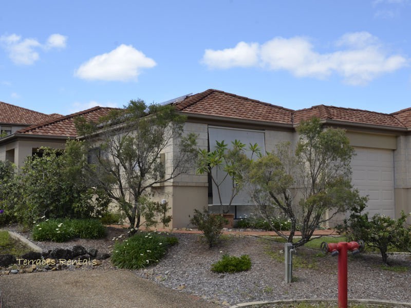 1a/24 Amsonia Court,, Arundel QLD 4214