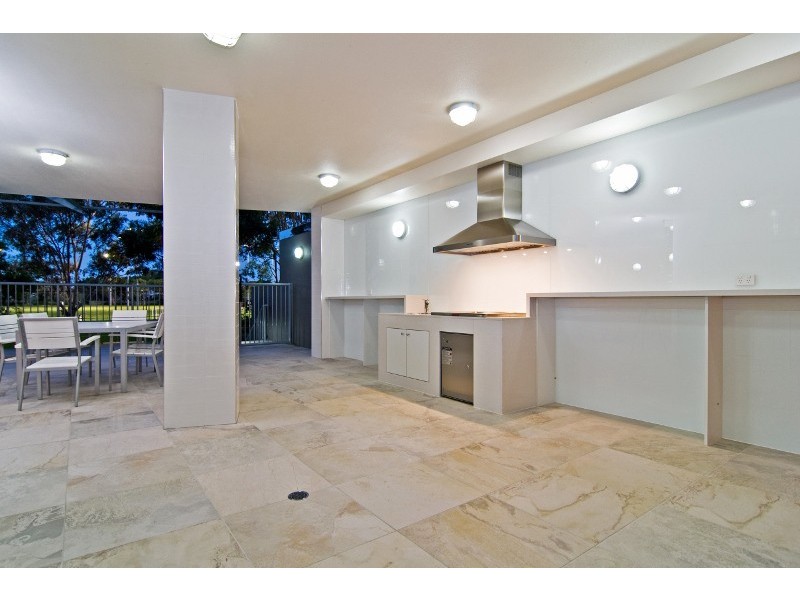 80/51 Playfield Street, Chermside QLD 4032