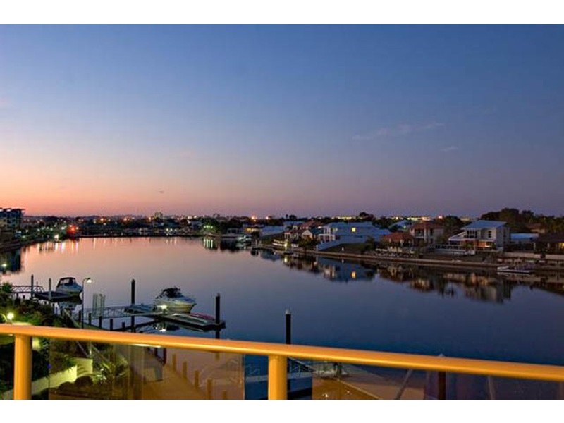 48/7 Grand Parade, Kawana Island QLD 4575