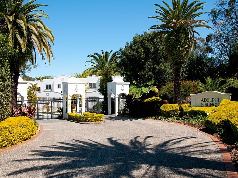 23/100 Cotlew St East, Southport QLD 4215