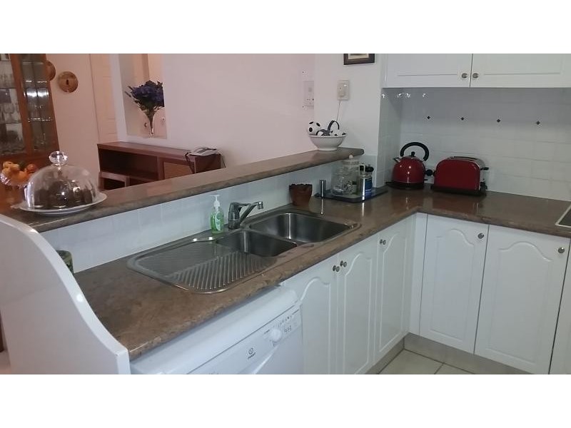 2/100 Cotlew St East, Southport QLD 4215