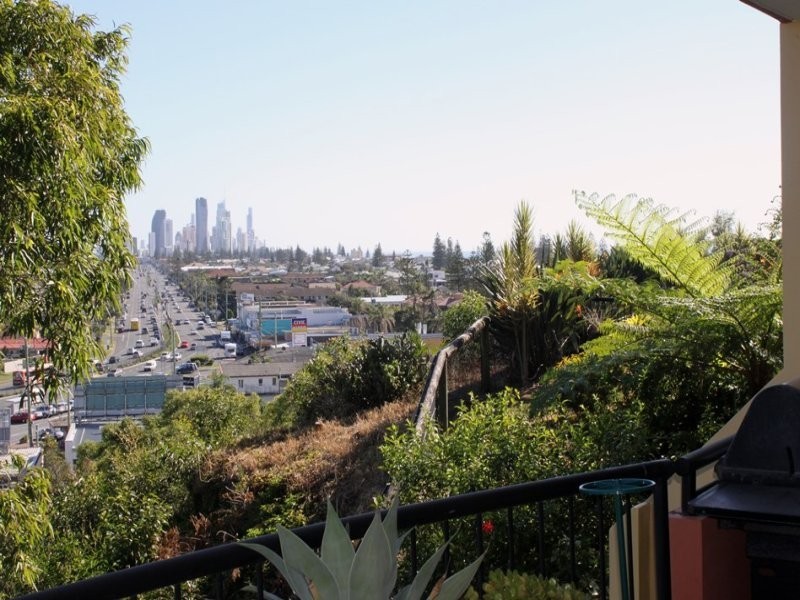 A15/1 Great Hall Dve, Nobby Beach QLD 4218