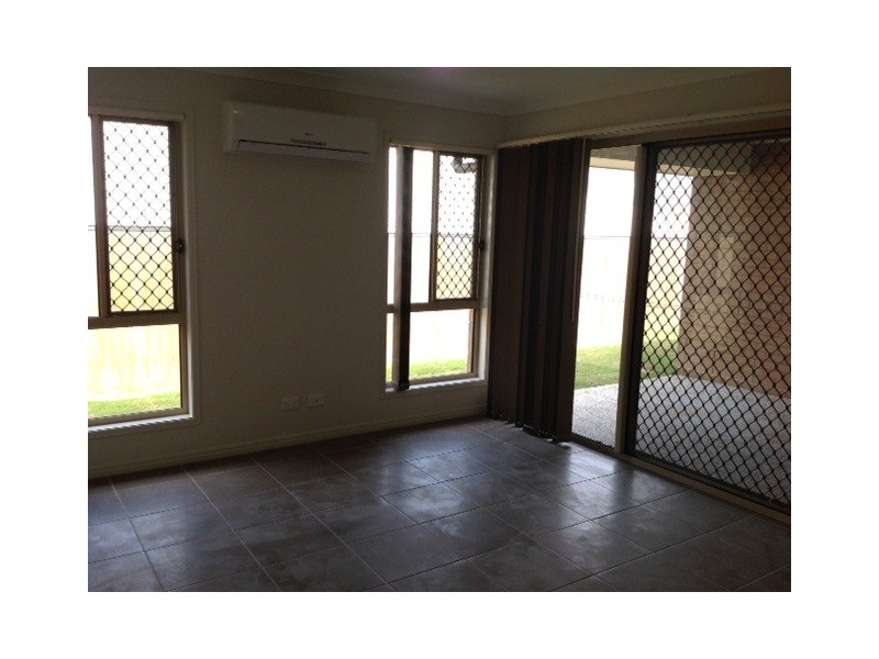 1/155 Gregory street, Wulkuraka QLD 4305