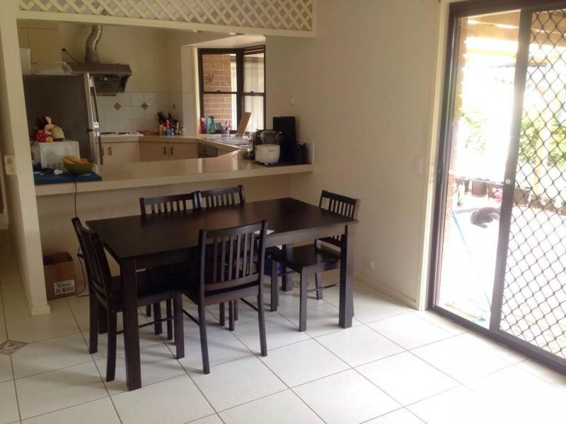 10 Kurru St, Eight Mile Plains QLD 4113