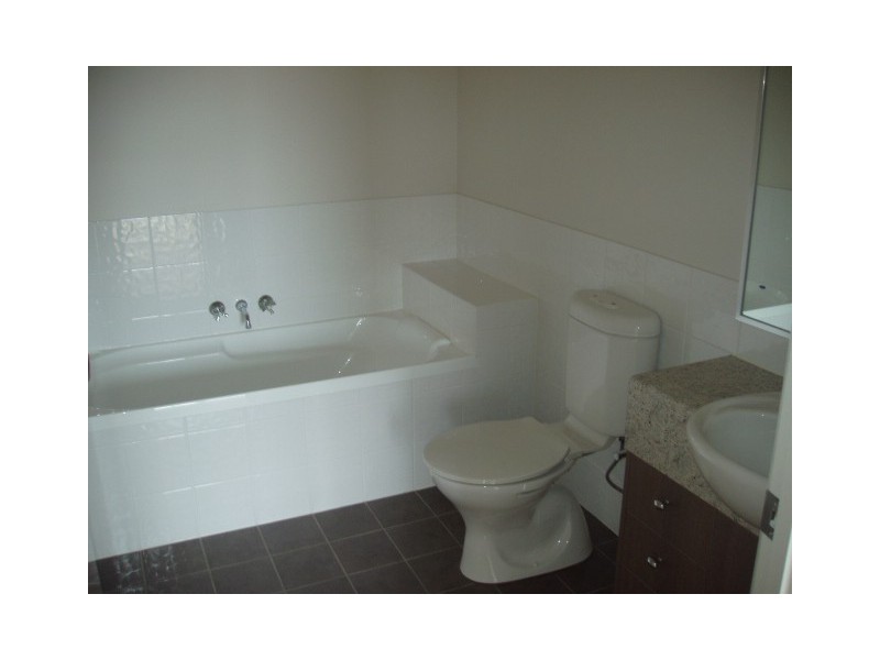 5/2 Palma Crescent, Varsity Lakes QLD 4227