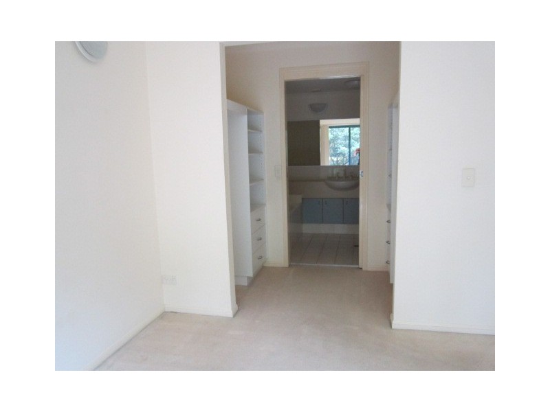 1/19 Santa Barbara Road, Hope Island QLD 4212