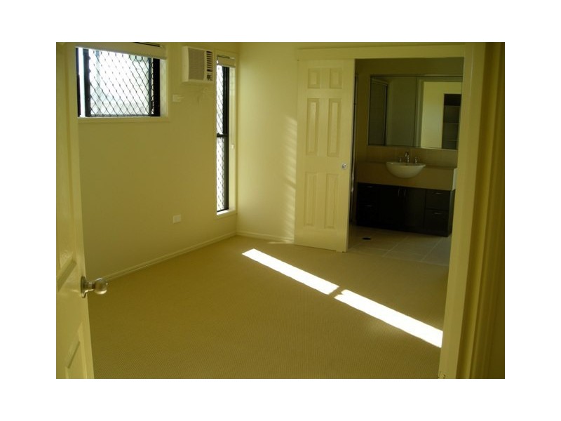 58 Euro Boulevard, Kirwan QLD 4817