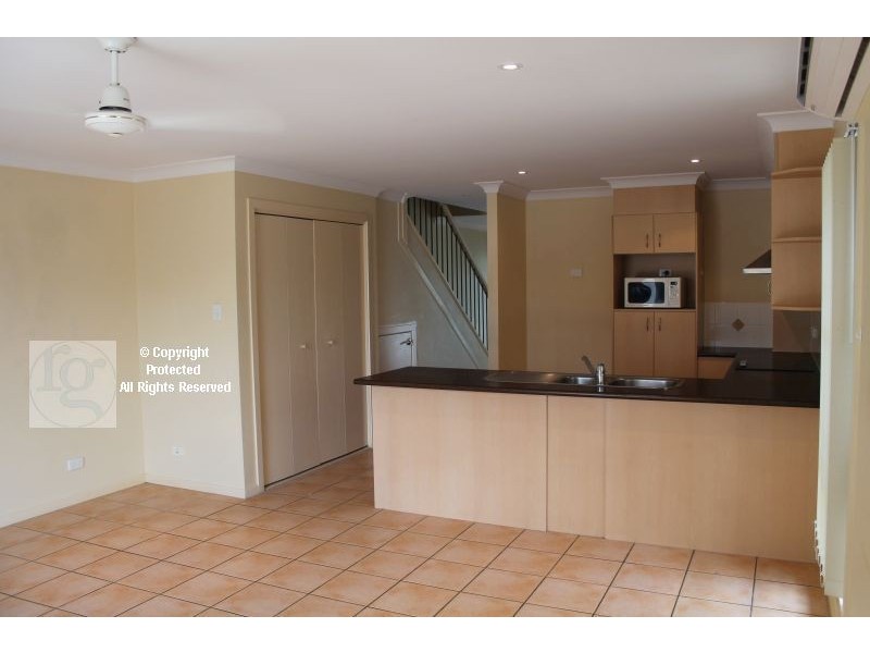 8/23 Park Esplanade, Coomera QLD 4209