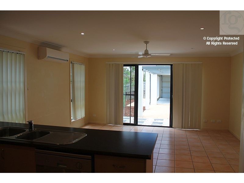 8/23 Park Esplanade, Coomera QLD 4209