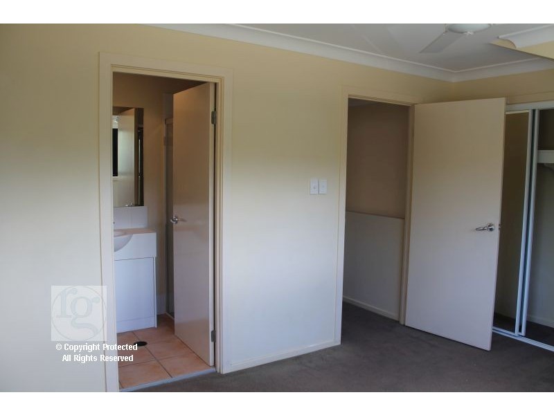 8/23 Park Esplanade, Coomera QLD 4209