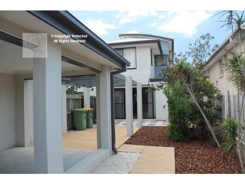 8/23 Park Esplanade, Coomera QLD 4209