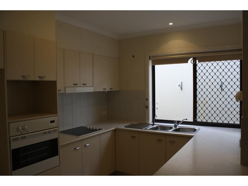 64/76 Bayview Street, Runaway Bay QLD 4216