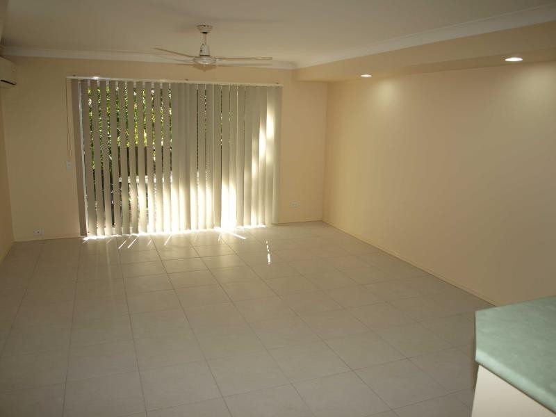 110/215 Cottesloe Drive, Mermaid Waters QLD 4218