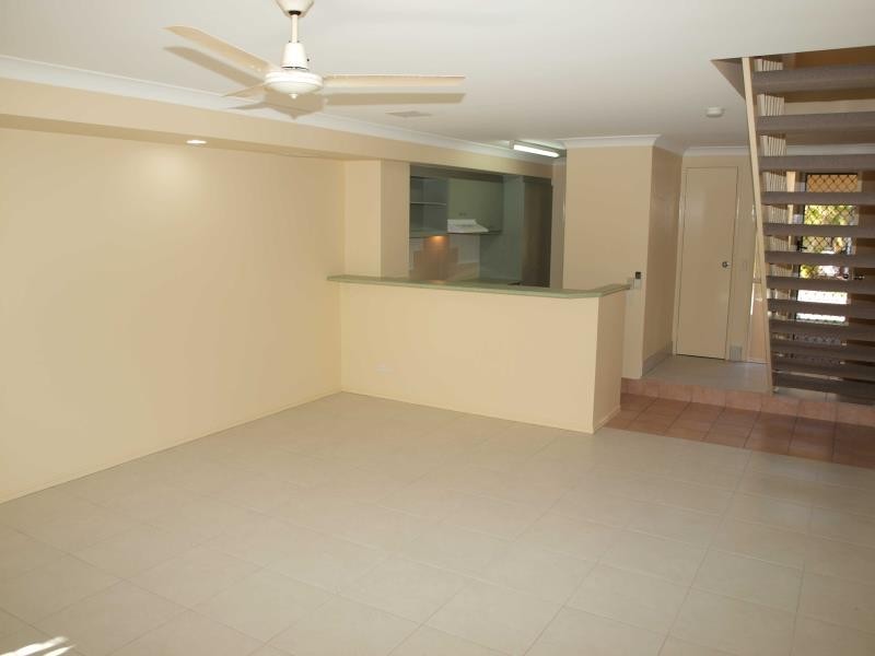 110/215 Cottesloe Drive, Mermaid Waters QLD 4218