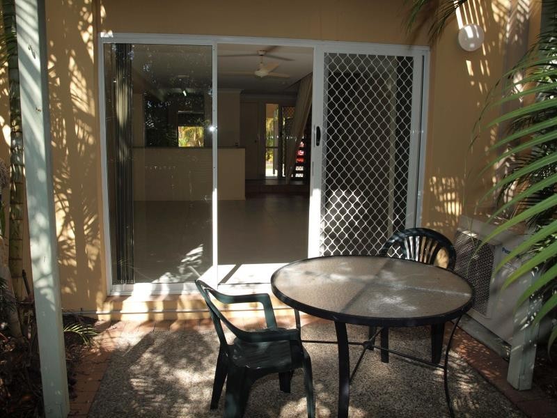 110/215 Cottesloe Drive, Mermaid Waters QLD 4218