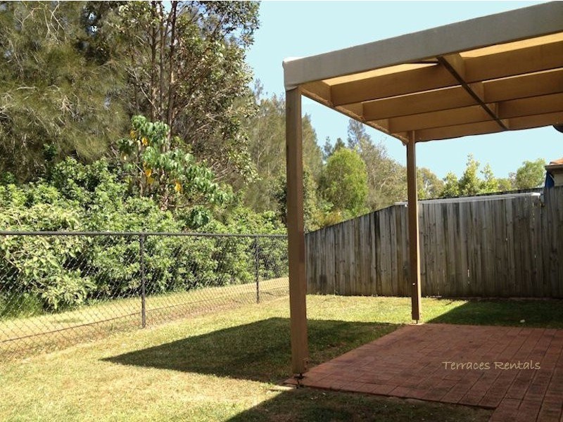 1a/24 Amsonia Court,, Arundel QLD 4214