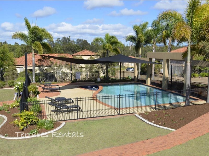 1a/24 Amsonia Court,, Arundel QLD 4214