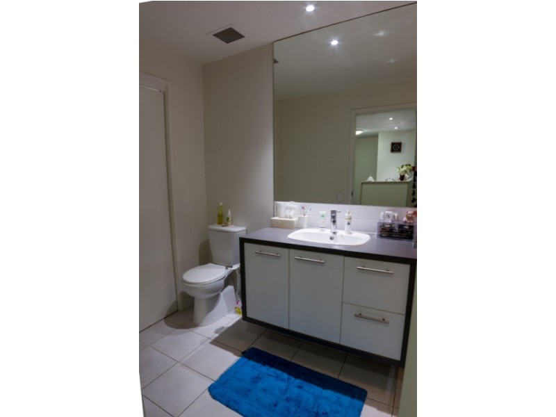 125/2 Riverwalk Ave, Robina QLD 4226