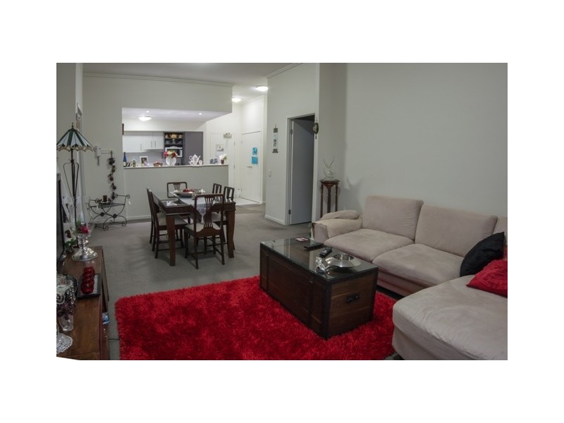 125/2 Riverwalk Ave, Robina QLD 4226