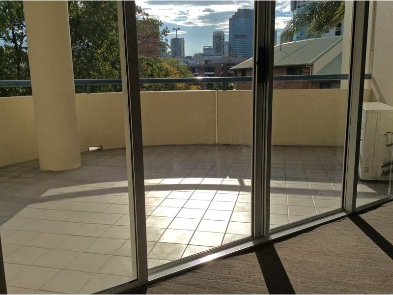 9/57 Lambert Street, Kangaroo Point QLD 4169