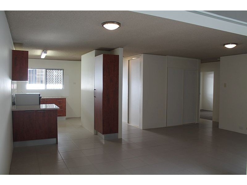 5/28 Marine Parade, Southport QLD 4215