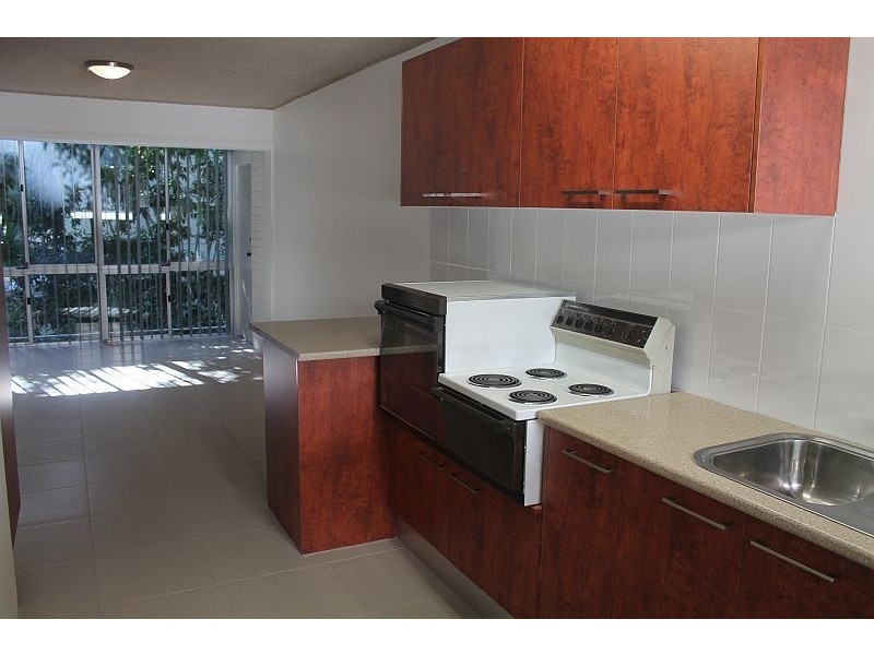 5/28 Marine Parade, Southport QLD 4215