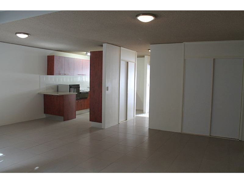 5/28 Marine Parade, Southport QLD 4215