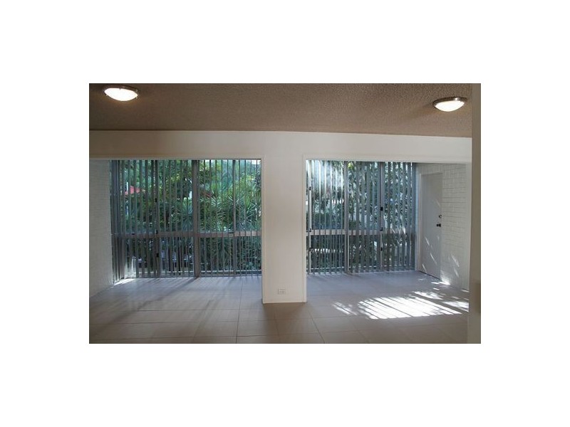 5/28 Marine Parade, Southport QLD 4215