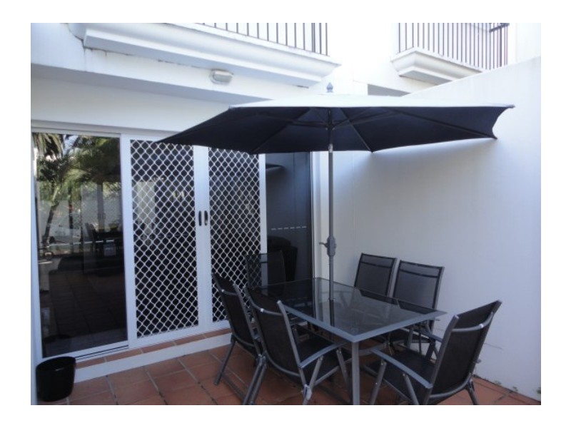 26/100 Cotlew St East, Southport QLD 4215