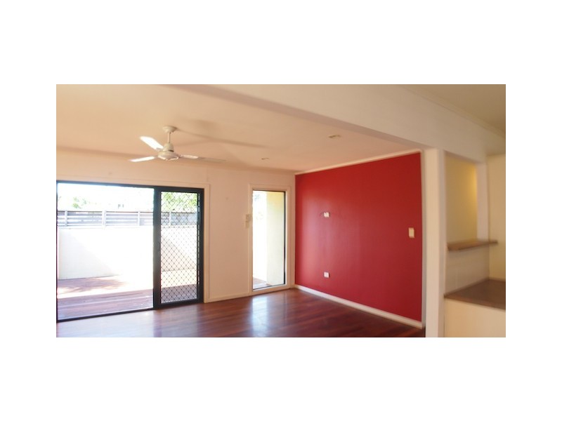 2 Grace Avenue, Labrador QLD 4215