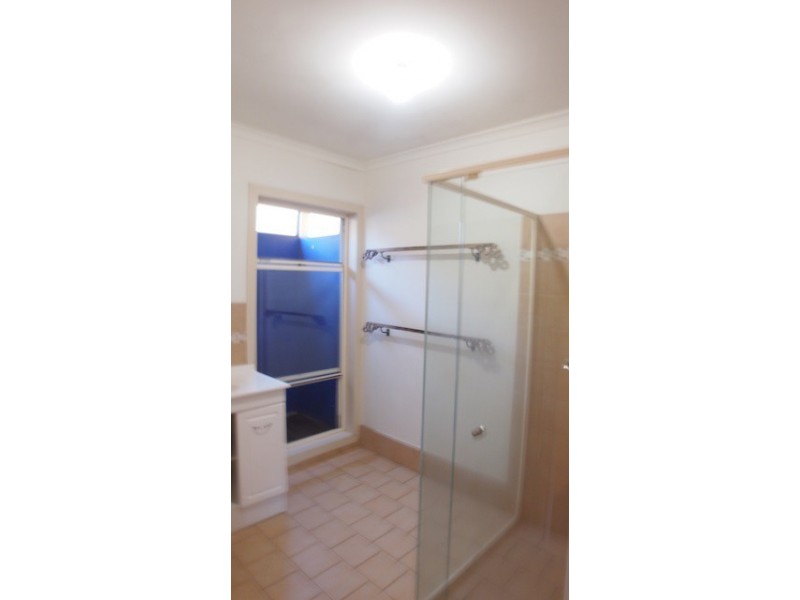 2 Grace Avenue, Labrador QLD 4215