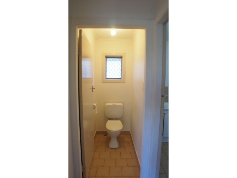 2 Grace Avenue, Labrador QLD 4215