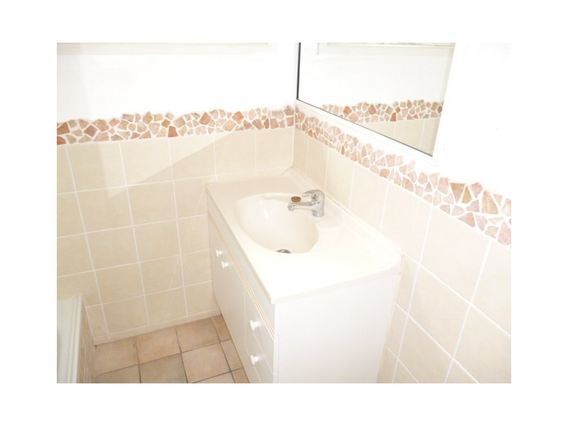 38 C/38 C Newcomen St, Indooroopilly QLD 4068