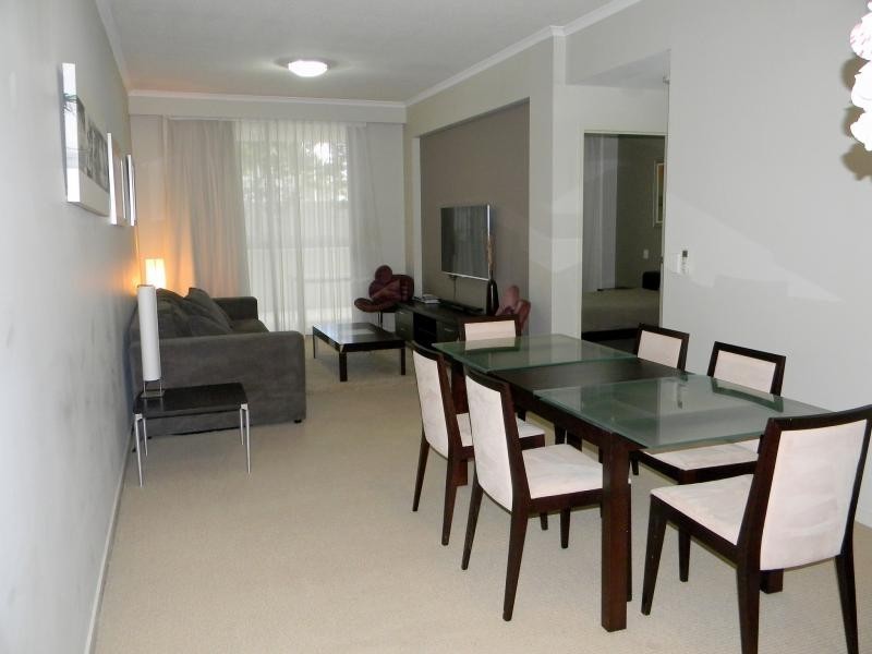 21 Cypress Avenue, Surfers Paradise QLD 4217