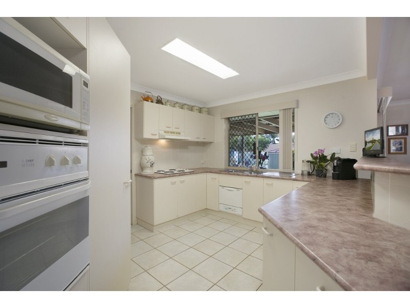 53 Miles Crescent, Manly West QLD 4179