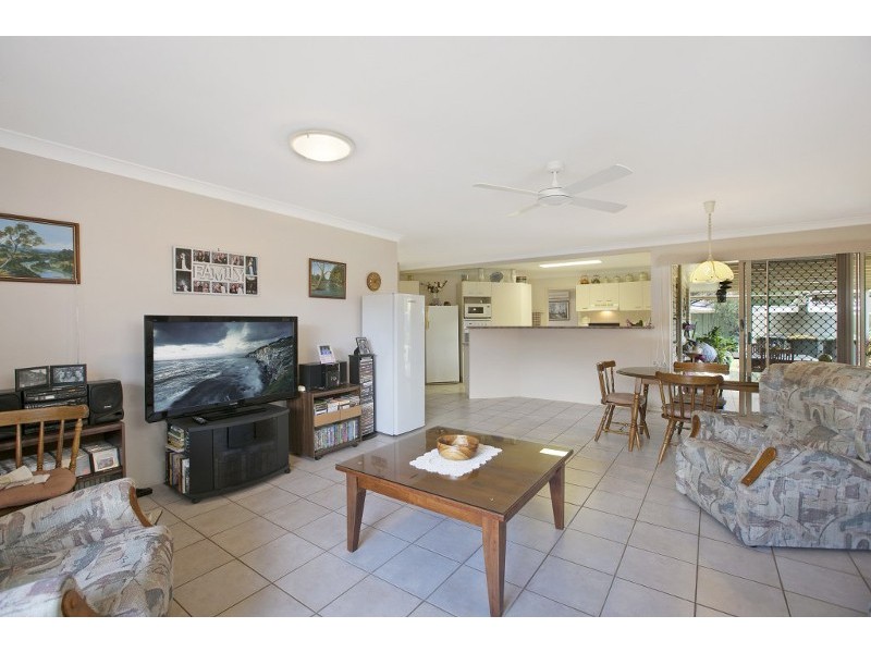 53 Miles Crescent, Manly West QLD 4179