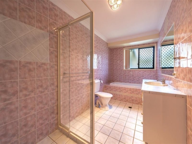 17 Standford Place, Regents Park QLD 4118