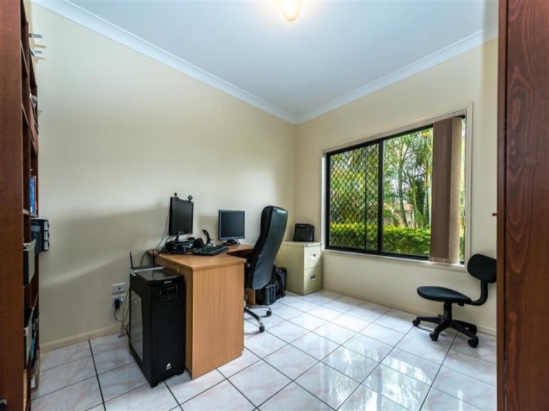 17 Standford Place, Regents Park QLD 4118