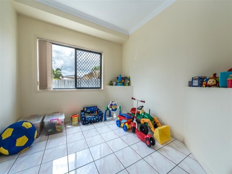 17 Standford Place, Regents Park QLD 4118