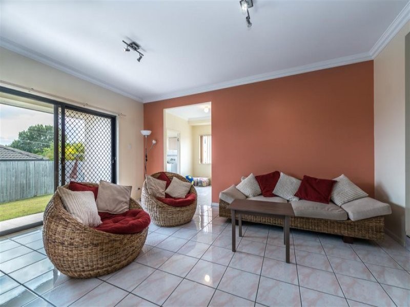 17 Standford Place, Regents Park QLD 4118