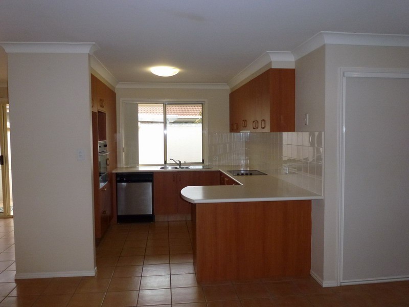 46 Yodelay street, Varsity Lakes QLD 4227
