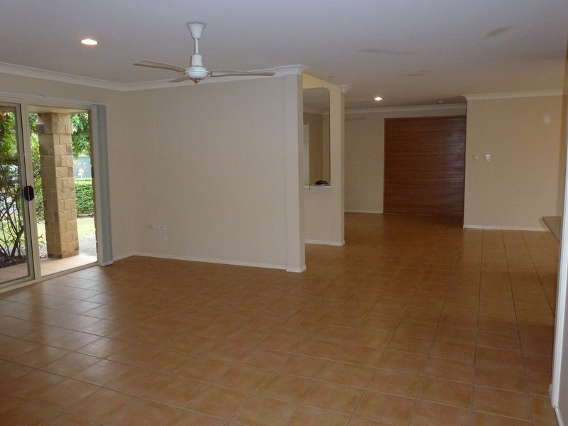 46 Yodelay street, Varsity Lakes QLD 4227