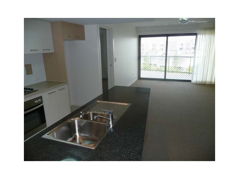 65/10 Grand Parade, Kawana Island QLD 4575