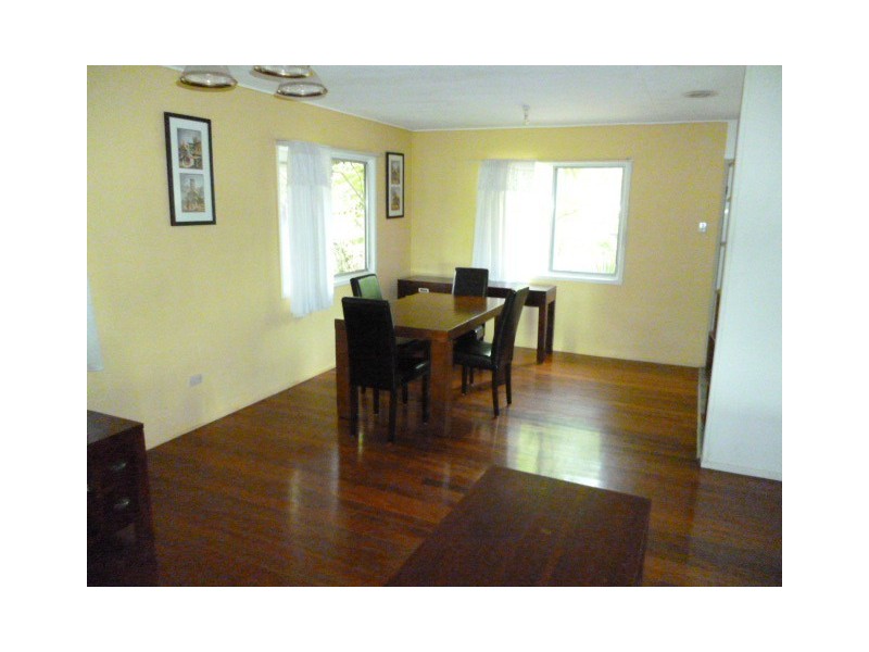 38a/38 a Newcomen Street, Indooroopilly QLD 4068