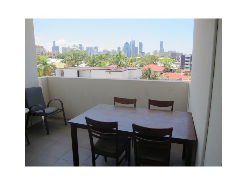 803 MAIN STREET, Kangaroo Point QLD 4169